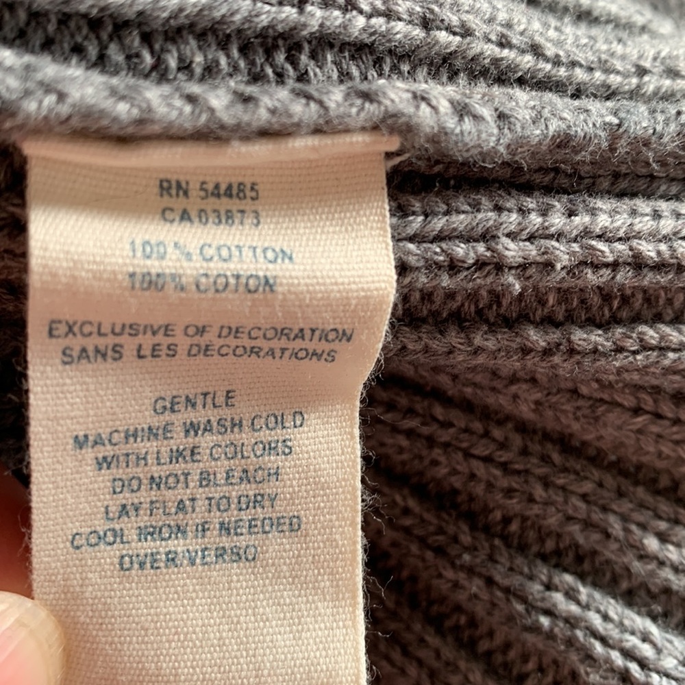3/$15 AEO 💯% cotton gray sweater size small - Picture 3 of 4